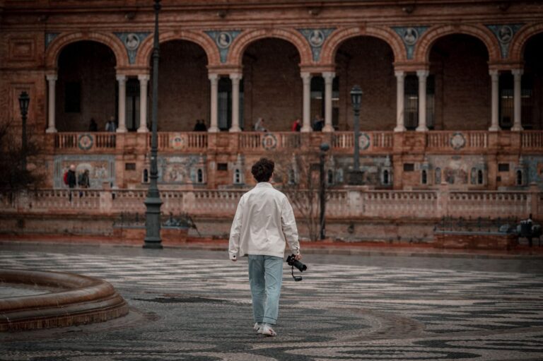 Fotógrafos de bodas en Sevilla: cómo elegir y precios 2026