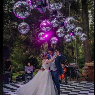 Pareja en una boda elegante producida por José Madrid Wedding & Events en Barcelona